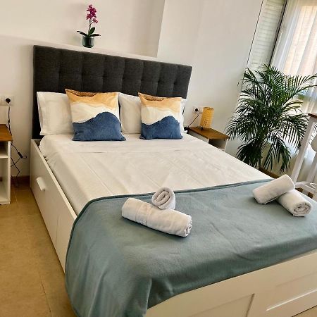 Small Apartament By The Sea Malaga Ngoại thất bức ảnh