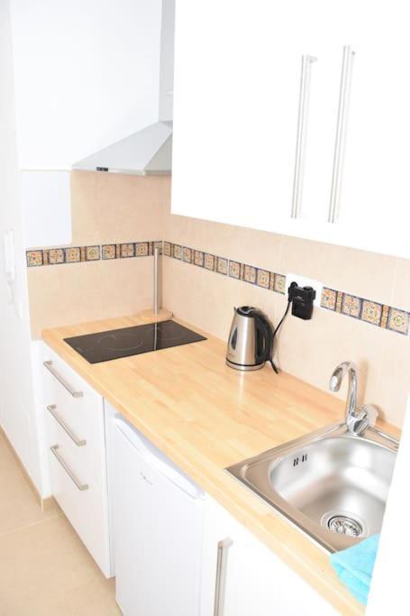 Small Apartament By The Sea Malaga Ngoại thất bức ảnh