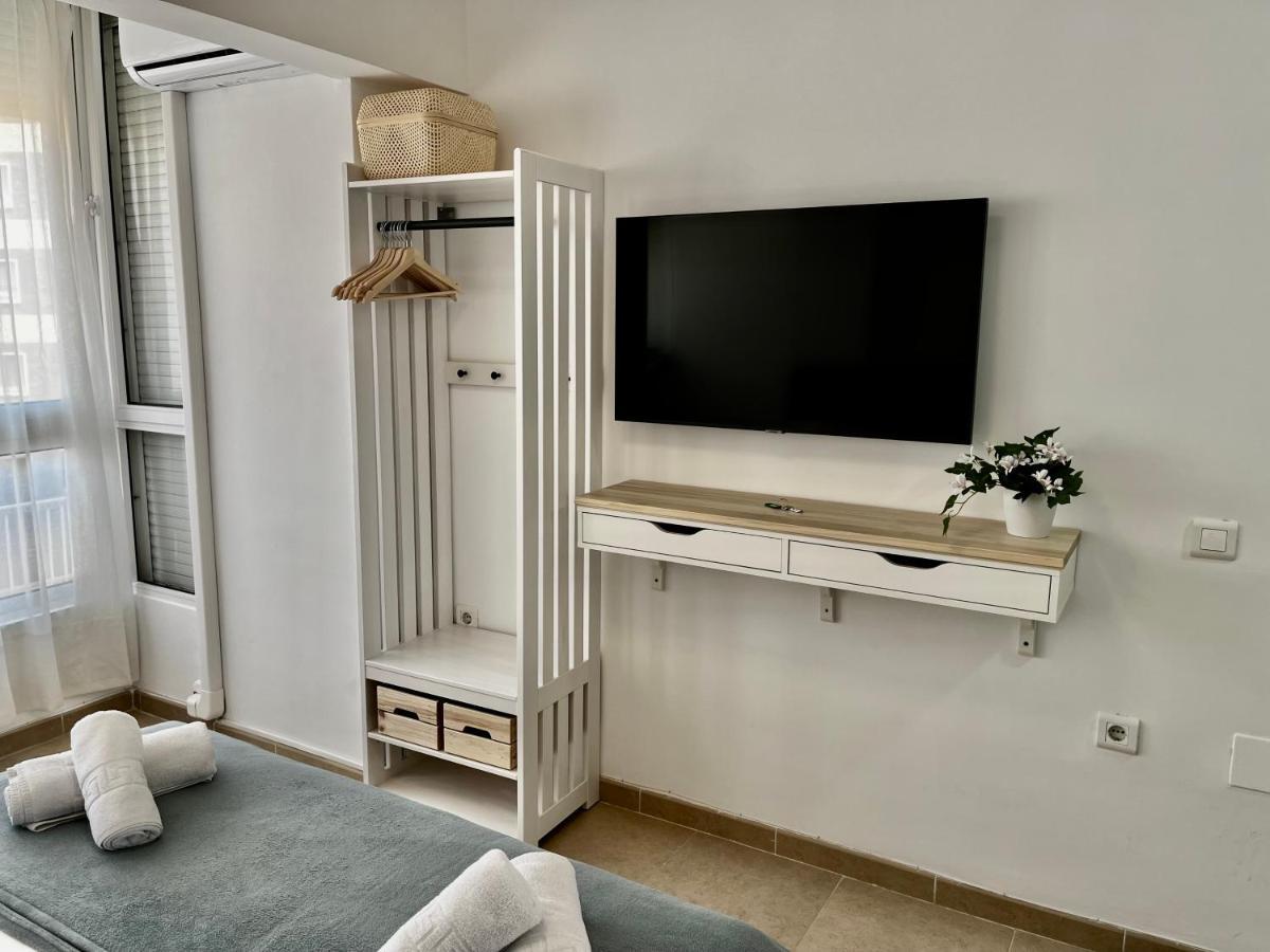 Small Apartament By The Sea Malaga Ngoại thất bức ảnh