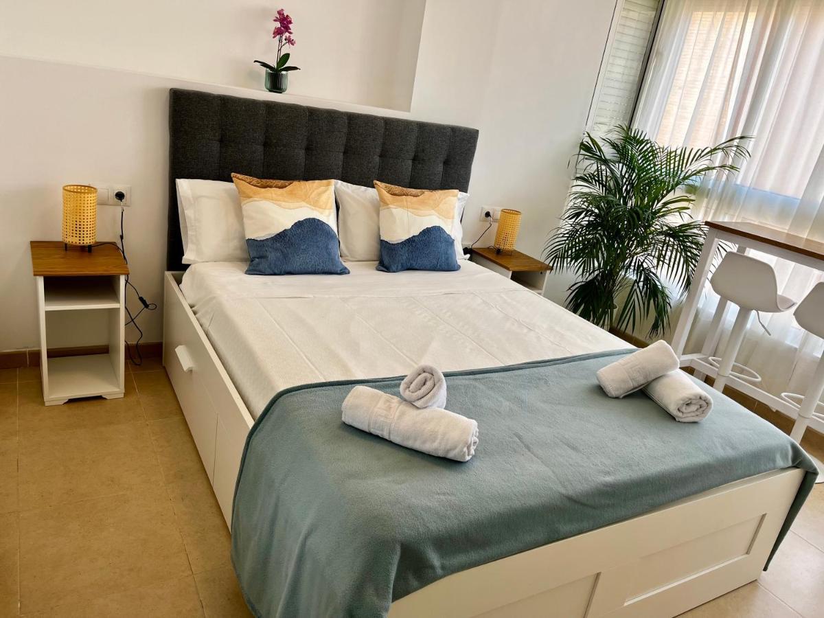 Small Apartament By The Sea Malaga Ngoại thất bức ảnh